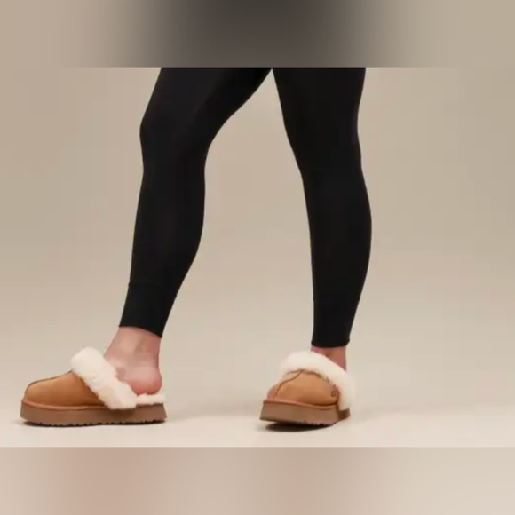 UGG Women's Disquette Slippers Chestnut Suede Upper - Picture 4 of 11